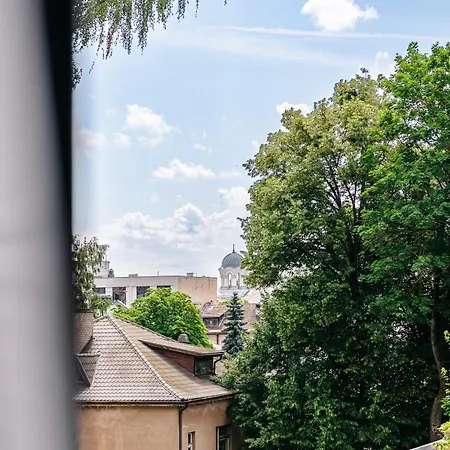 Putvinskio 8 * Kaunas
